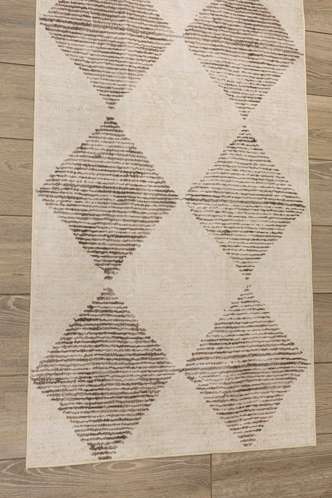 Sandy Diamonds MM-31 Machine Washable Rug