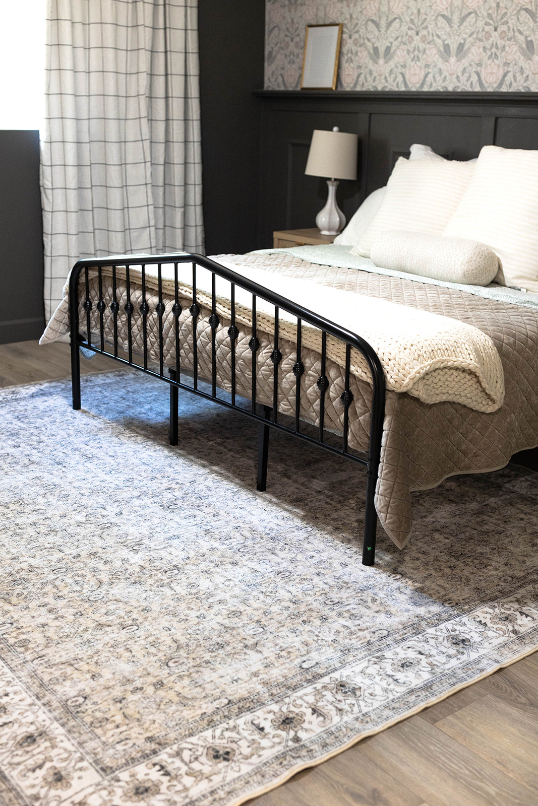 Sandy Loam MM-33 Machine Washable Rug