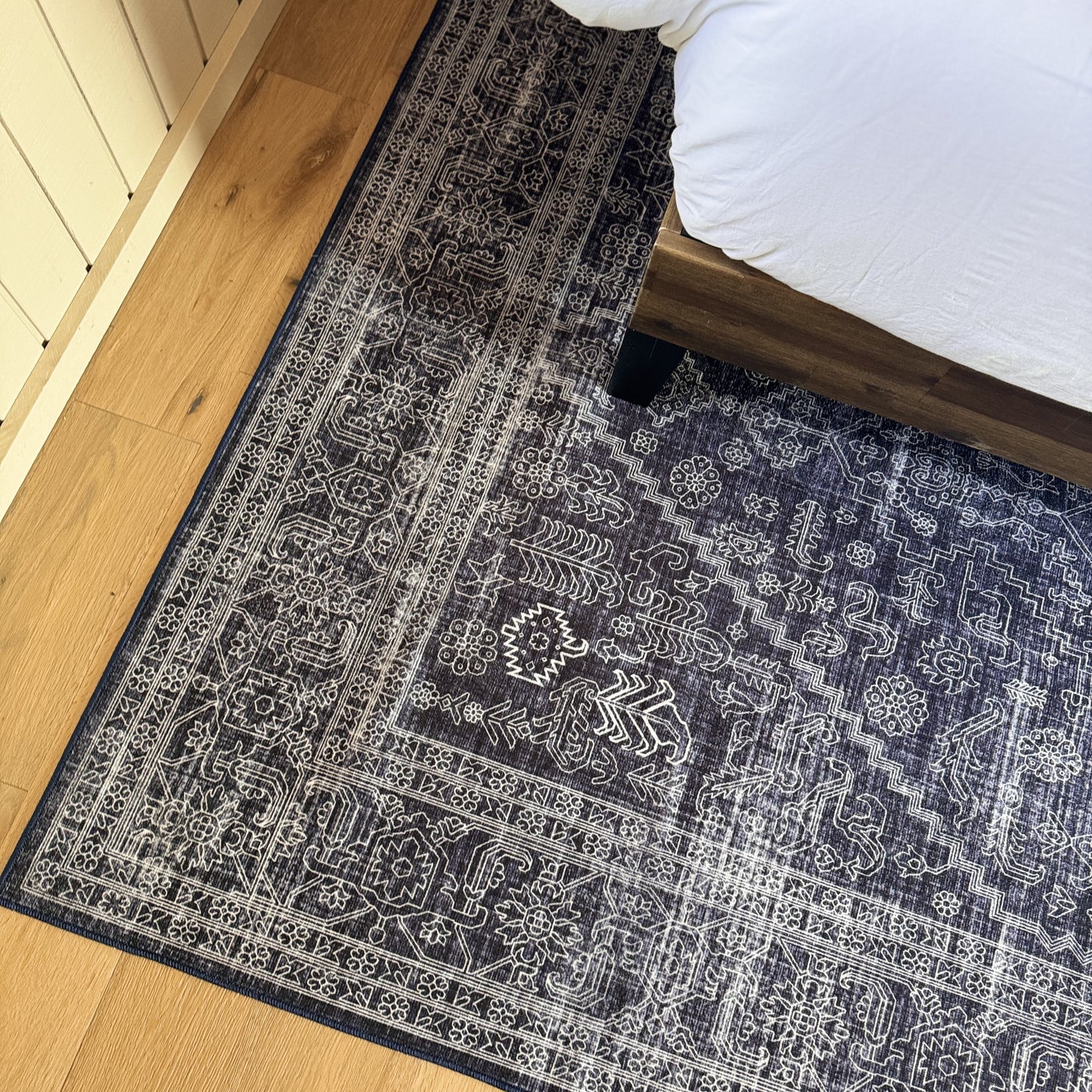 Indigo and Cloud MM-19 Machine Washable Rug